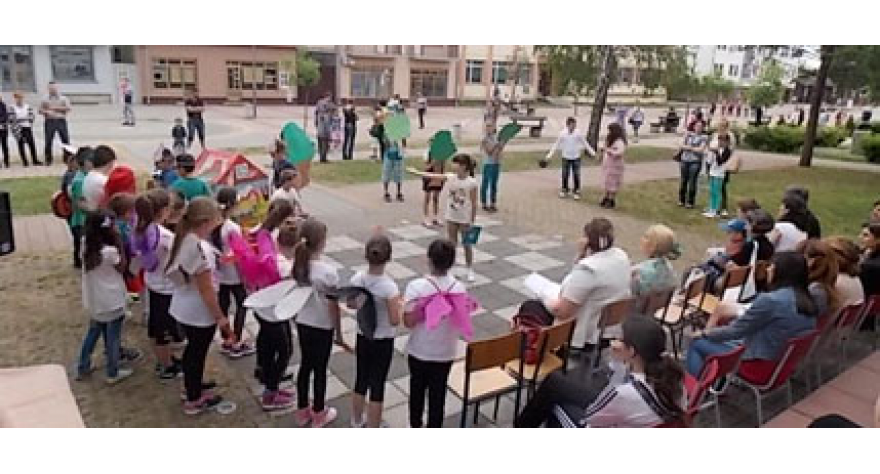 Dečije pozorišne prestave na letnjoj pozornici